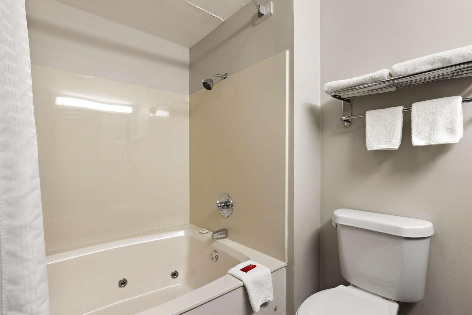 SureStay Plus Hotel by Best Western Tulsa East Exterior foto