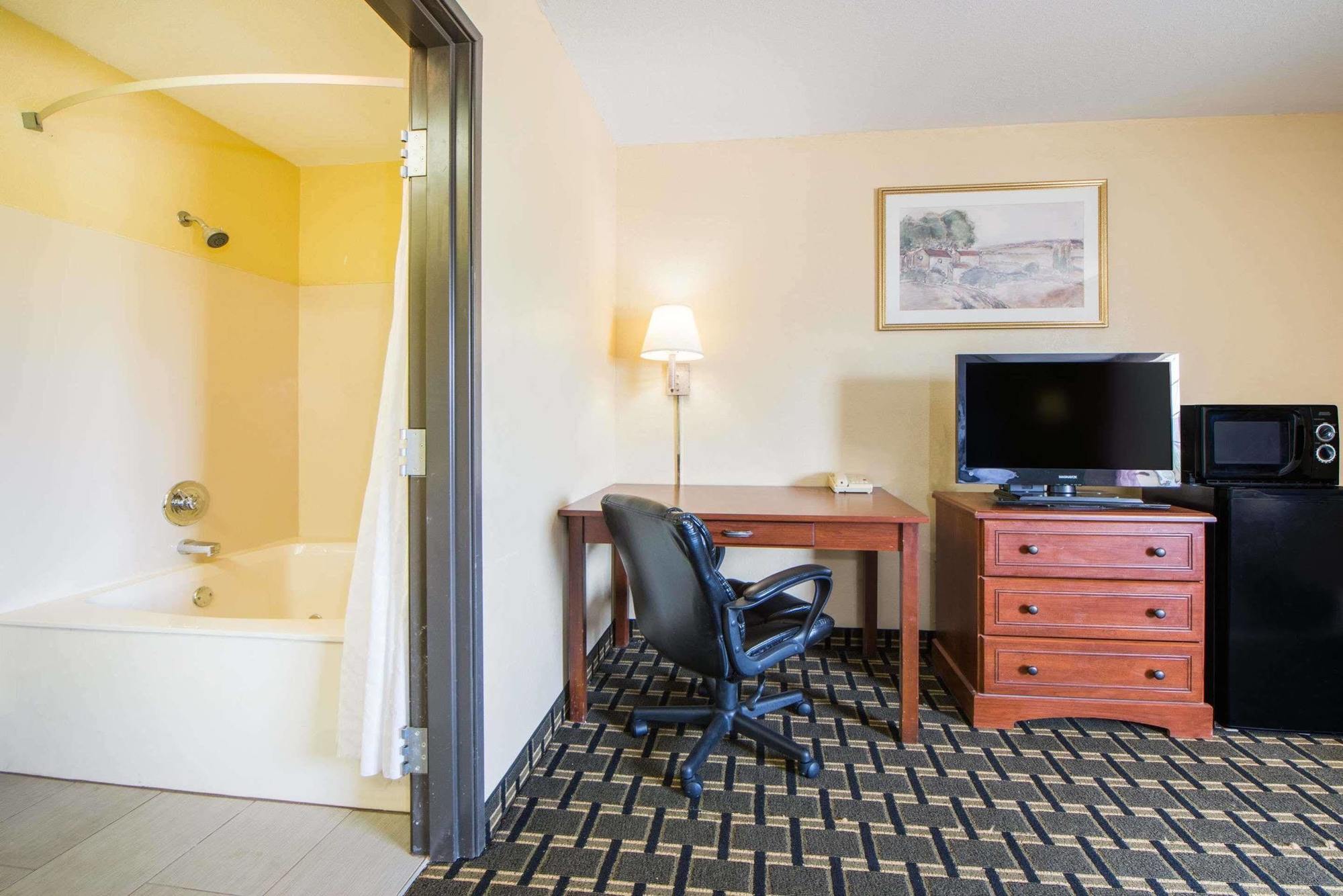 SureStay Plus Hotel by Best Western Tulsa East Exterior foto