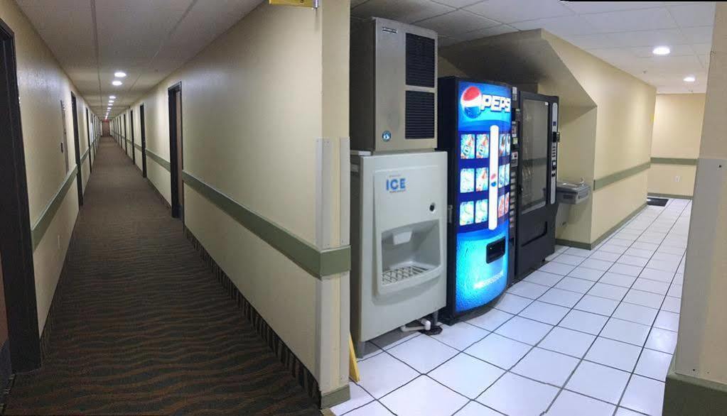 SureStay Plus Hotel by Best Western Tulsa East Interior foto