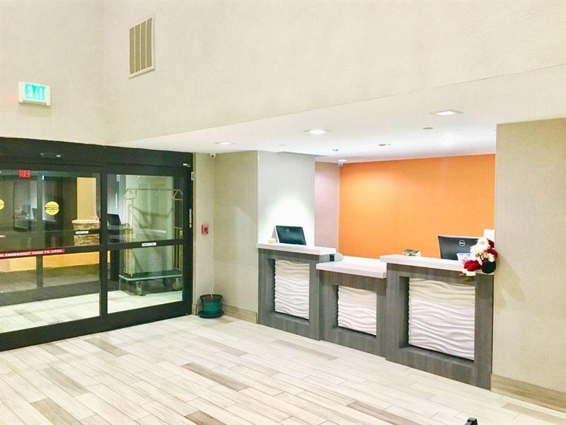 SureStay Plus Hotel by Best Western Tulsa East Exterior foto